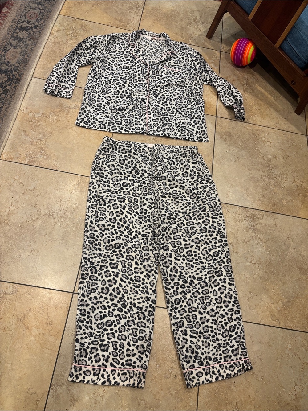 Victoria's Secret Black & White Leopard Print Pajama Set